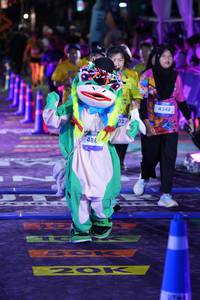 BIB: 201, 4548
                            <button type="button" onclick="openModal(26224484)" class="btn btn-primary btn-sm float-right btn-popup" data-toggle="modal" data-target=".modal-high-quality">
                        <i class="fas fa-shopping-cart"></i> Add to Cart
                    </button>
                                            <button type="button" onclick="isThisMe(26224484, true)" class="btn btn-success btn-sm float-right btn-popup btn-isme hidden" data-toggle="tooltip" data-placement="bottom" title="นี่คือรูปของคุณใช่ไหม คลิกที่นี่เพื่อเอาเข้าอัลบั้ม">
                        <i class="fas fa-plus"></i> Add to album
                    </button>
                    <button type="button" onclick="isThisMe(26224484, false)" class="btn btn-warning btn-sm float-right btn-popup btn-isnotme hidden">
                        <i class="fas fa-ban"></i> Remove from album
                    </button>